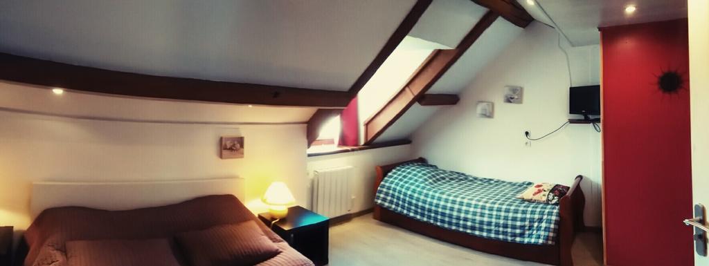Datcha Bourguignonne, Chambres & Gite Maconge Pokoj fotografie